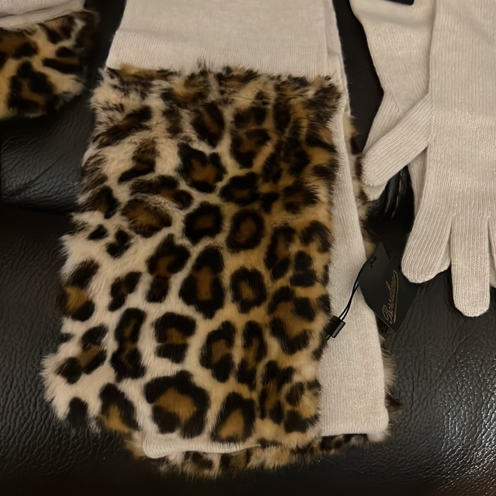 Borsalino leaped fur logo cashmere wool beanie scarf gloves set NWT - Picture 3 of 4